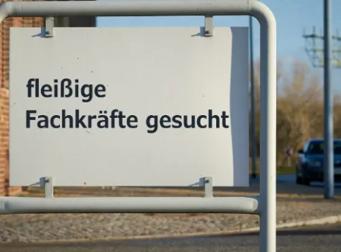 Fachkräftemangel – Diskussion über Strategien zur Mitarbeiterbindung im Unternehmen