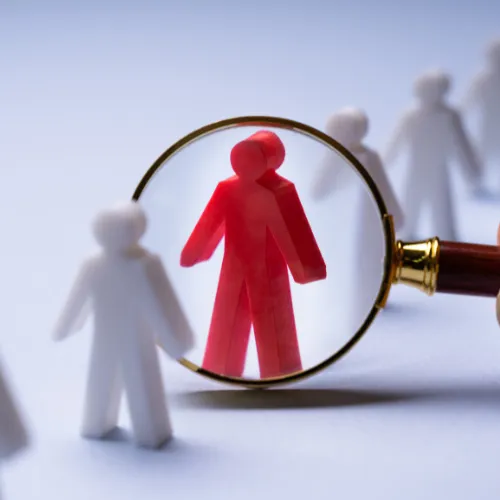 Fachkräftemangel – Vor- und Nachteile für Unternehmen und Strategien zur Mitarbeiterbindung