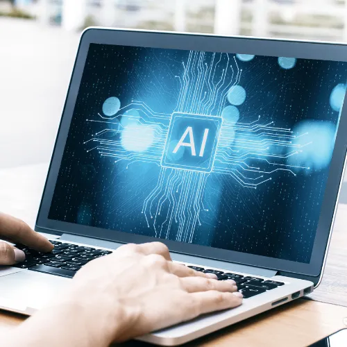 KI am Arbeitsplatz: Betriebsrat prüft Einsatz Künstlicher Intelligenz bei Überwachung und Personalauswahl