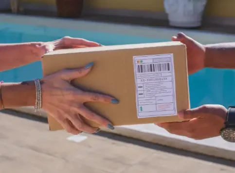 Betriebsrat bespricht Lieferkettengesetz und Sorgfaltspflichten für faire Arbeitsbedingungen mit Dokumenten