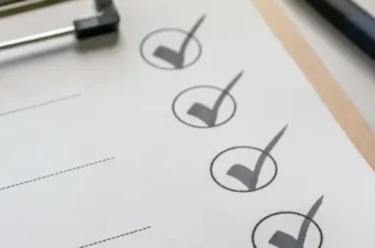 Betriebsratswahl 2026 Checkliste: Wahlvorstand prüft letzte Vorbereitungen und Wahlunterlagen in den finalen 14 Tagen vor der Wahl